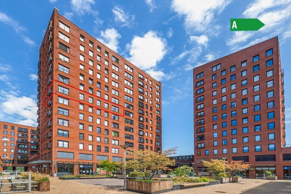 Spacious and bright two-bedroom corner apartment with panoramic views